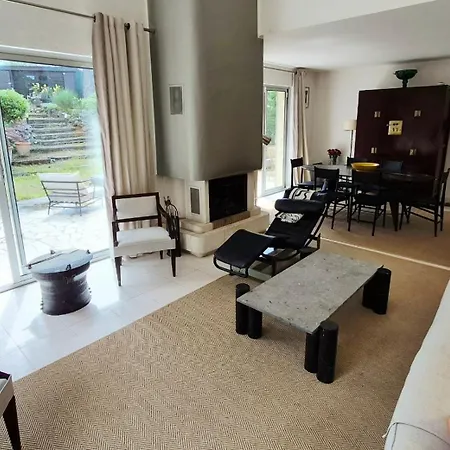 House With Garden Terrace & Pool Holiday home *